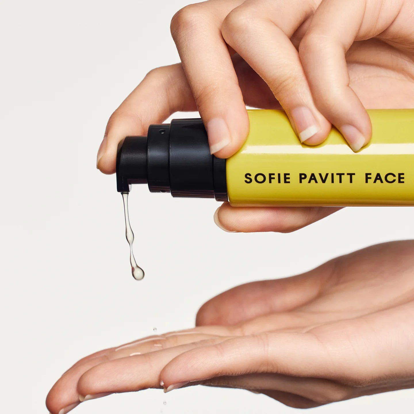 Sofie Pavitt Face – Mandelic Clearing Serum
Size: 30 ml / 1 fl oz